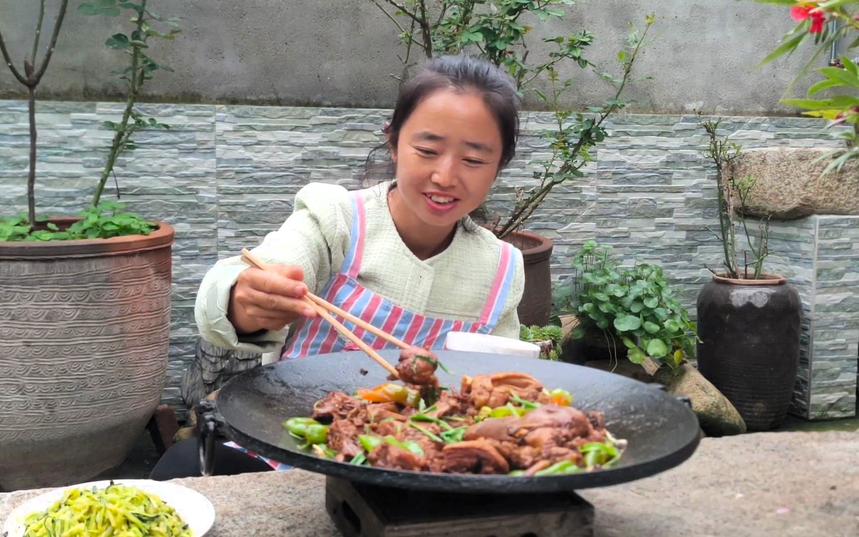 媳妇儿做红烧鸭子,农村家常做法,软烂入味吃着挺下饭的哔哩哔哩bilibili