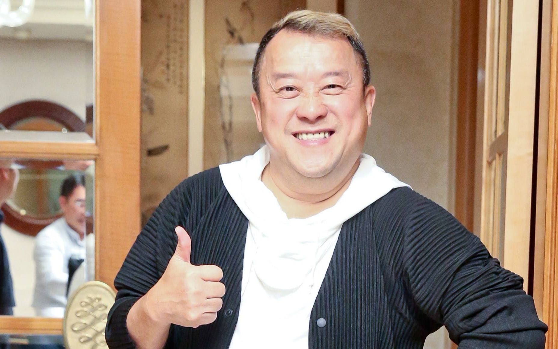 曾志伟车祸两节肋骨裂开 对方警务高官不打算起诉_哔哩