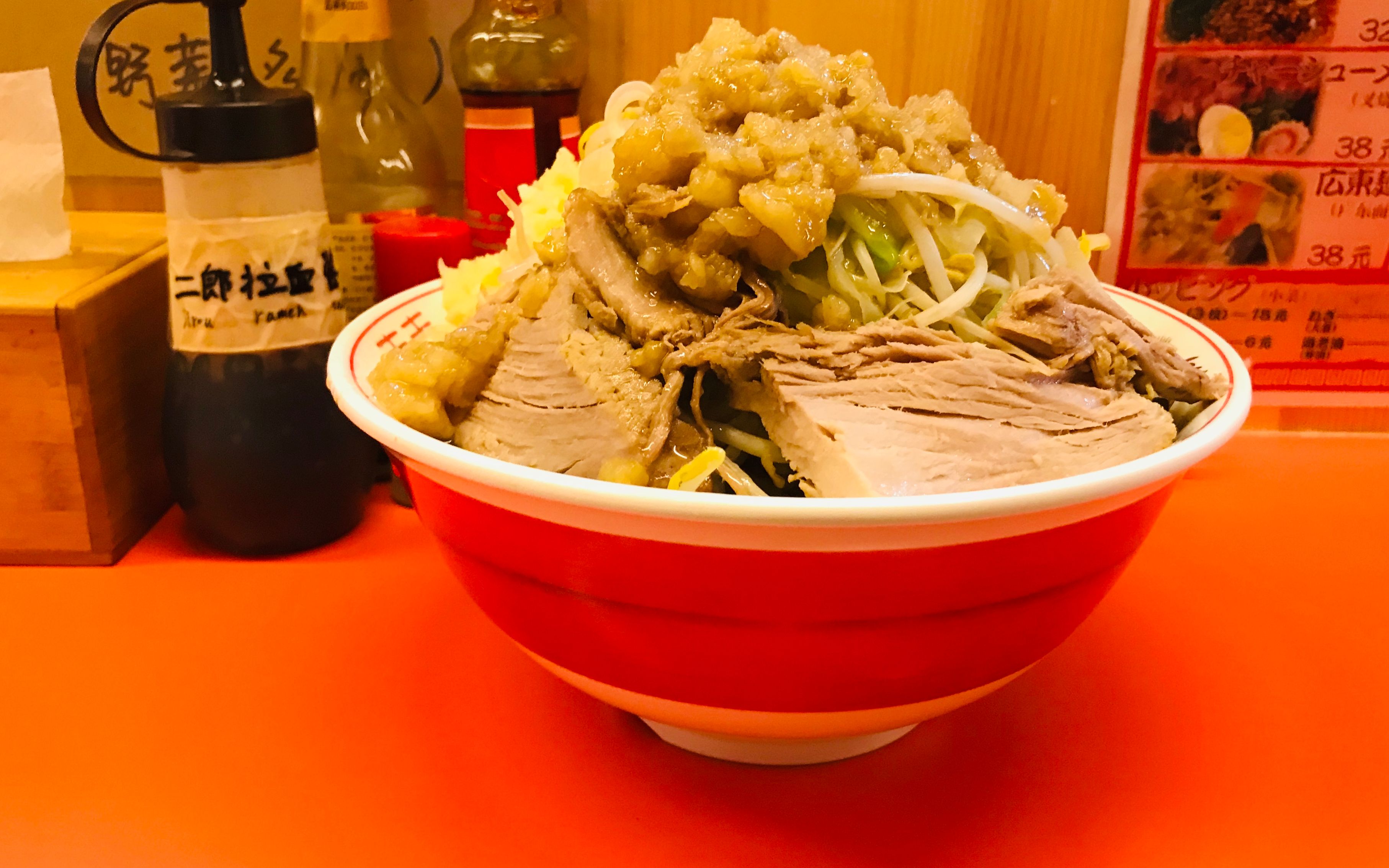 在北京挑战二郎系拉面