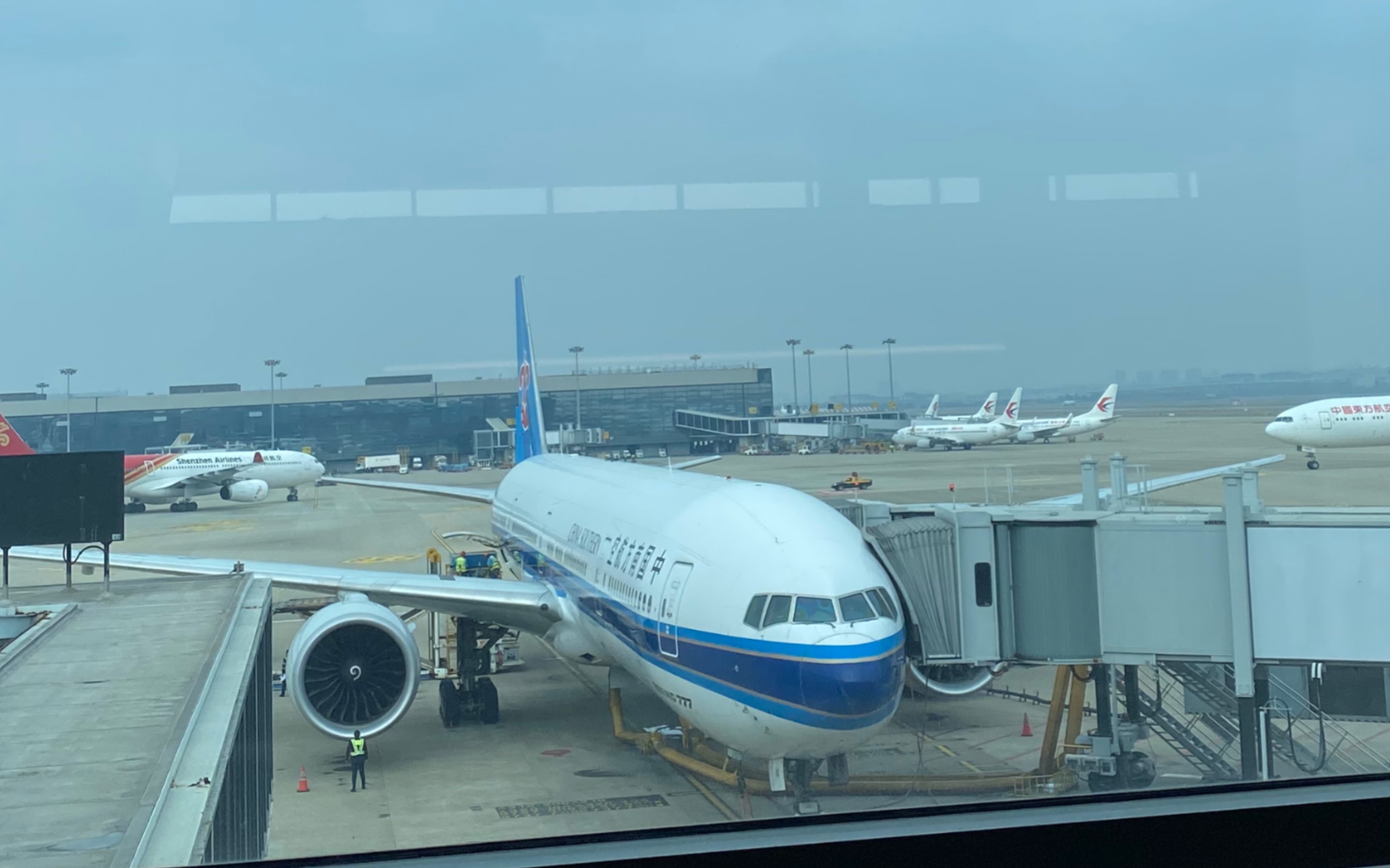 [图]【GE90】南航777-300ER在上海虹桥机场36R起飞，来感受这强劲的引擎声吧！