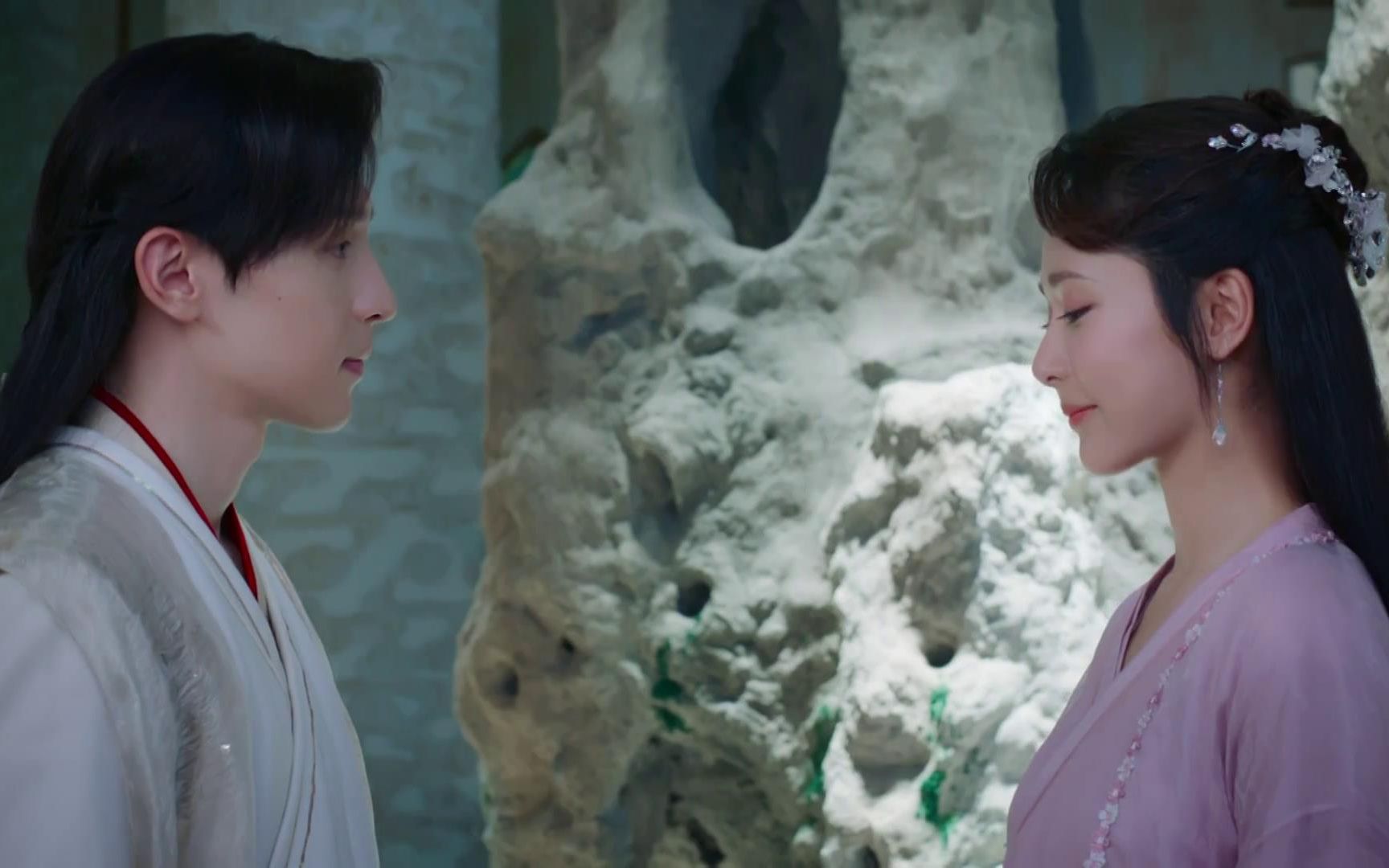 香蜜37:锦觅送旭凤定情信物,两人动作亲密,润玉:把我当什么了_哔哩