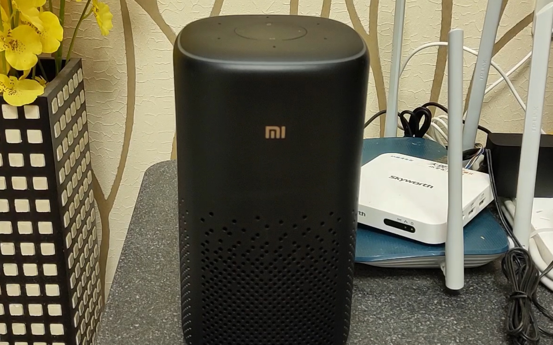 小爱音箱pro你看这个小爱它又粗又黑