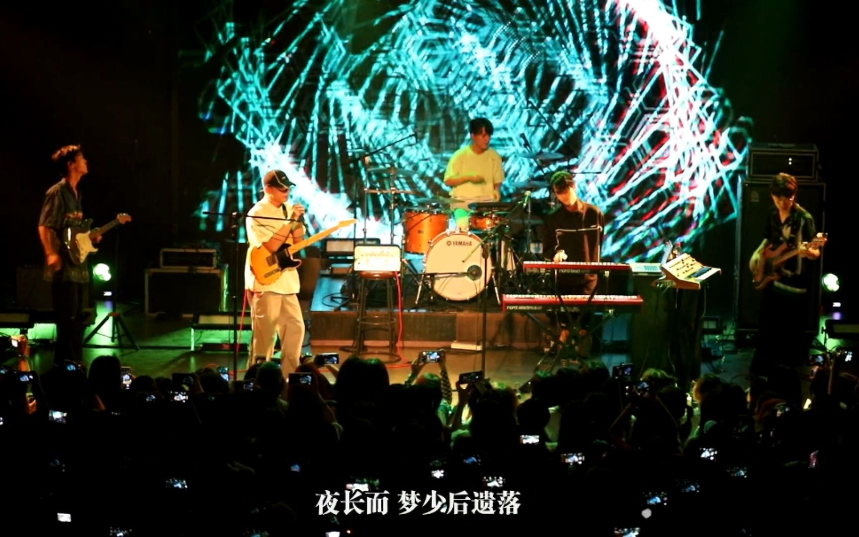 [图]【傻子与白痴】《夜长梦少》杭州场Live 19/08/04