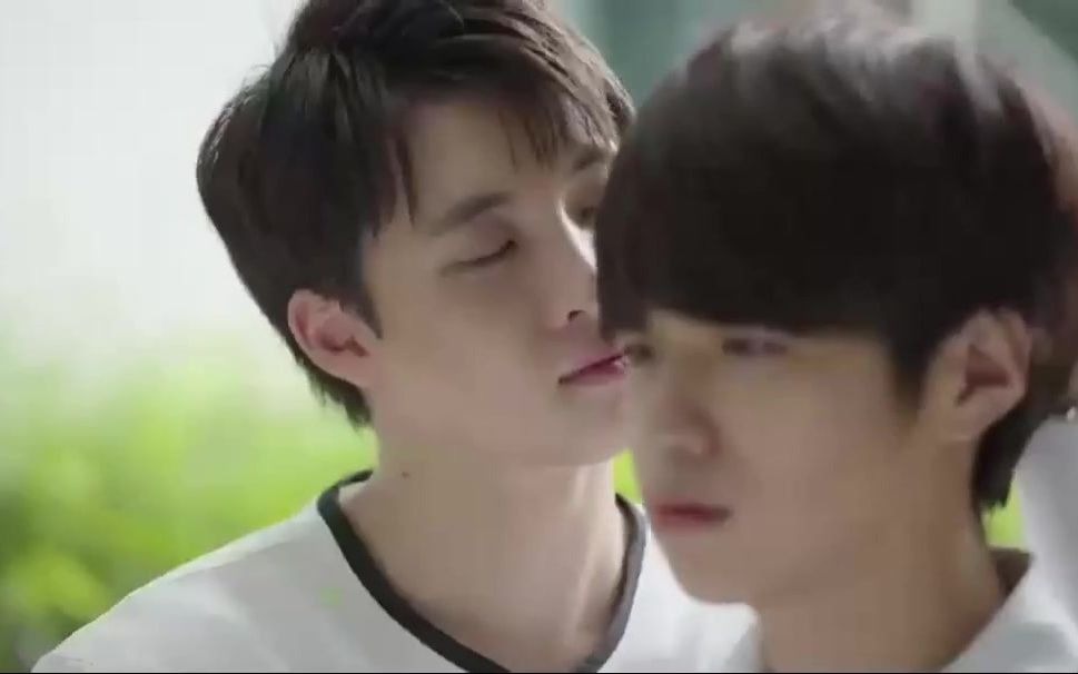 不期而爱2球场激吻后哈密瓜私下害羞的和干爹tin撒娇