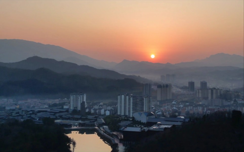 [图]浪浪山外山连山