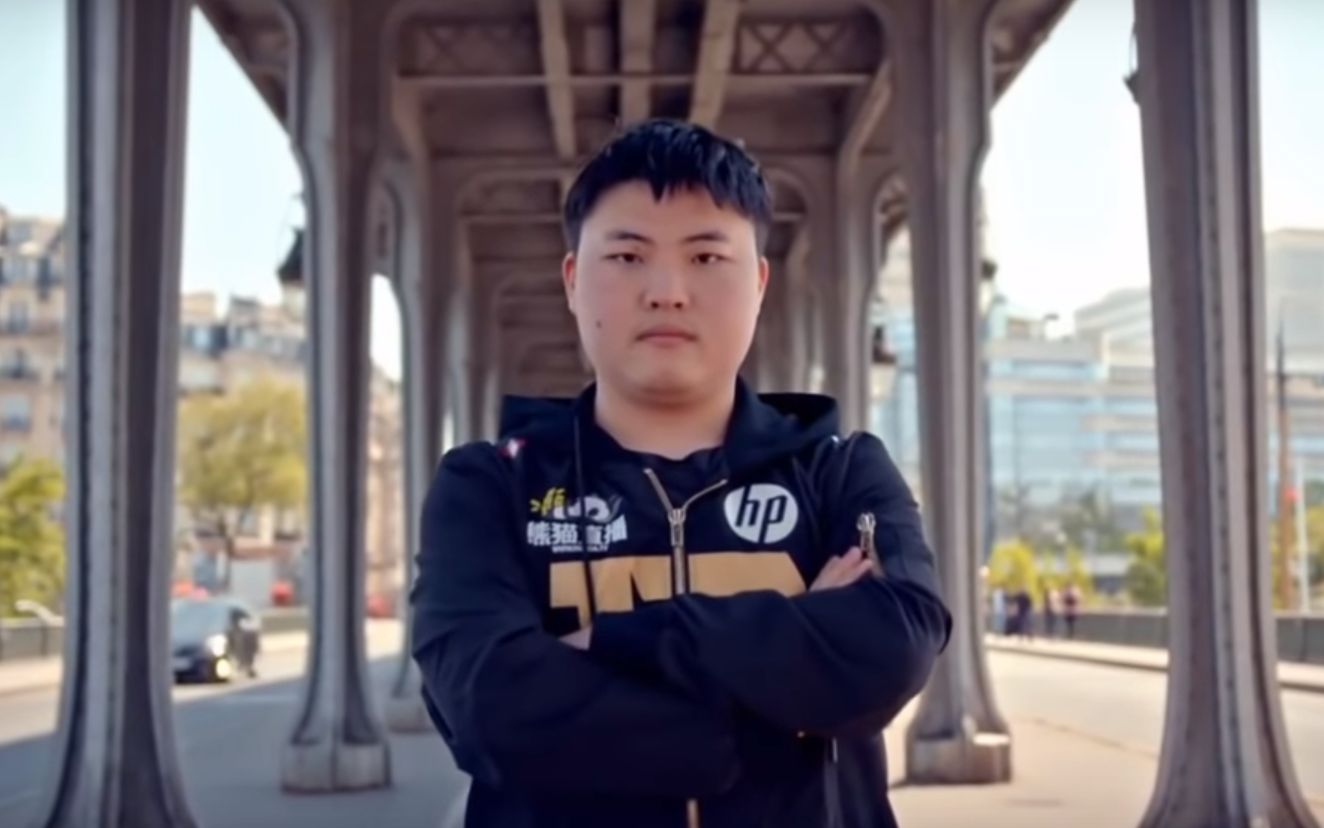 【英雄联盟】拳头官方纪录片:皇族永不言弃,uzi封王