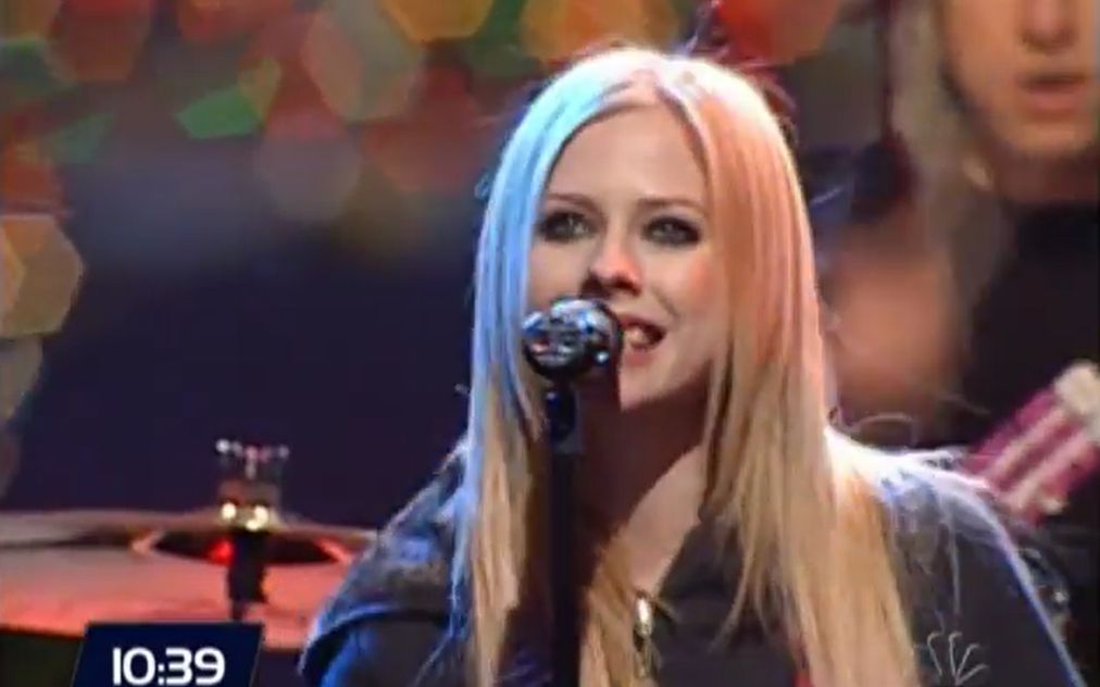 【快乐结局】Avril Lavigne  My Happy Ending (Live 2004.12.31)哔哩哔哩bilibili