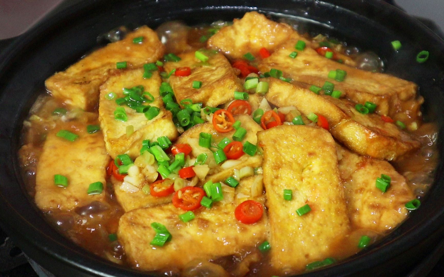 大厨教你做白菜豆腐煲,比吃肉还香,上桌连汤汁都不剩,真解馋