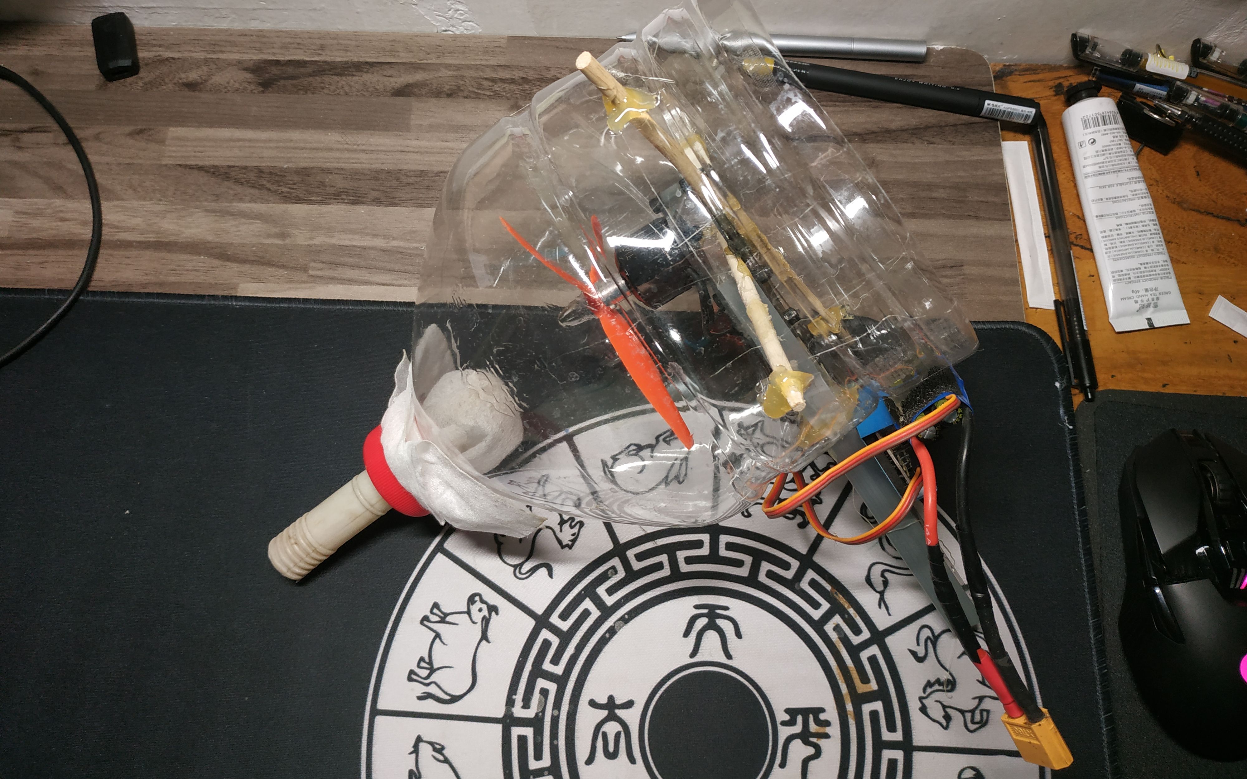 用农夫山泉桶湿巾diy实用吸尘器