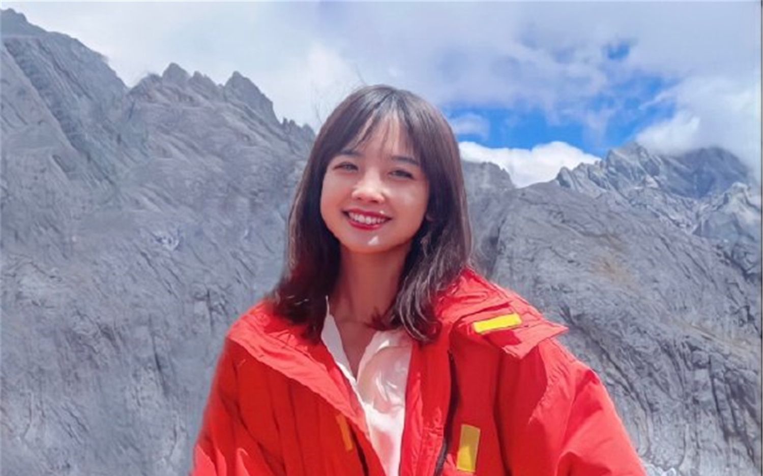 央视"最甜记者"王冰冰,神仙颜值走红网络,网友:妈妈我恋爱了