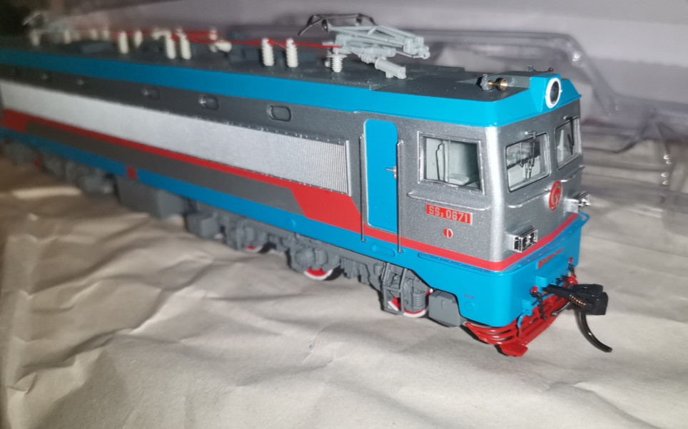 模型视频·当年当当网特价时买的百万城的朔黄鉄路涂装的ss3型电力