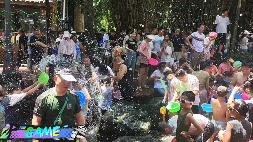 [图]夏天来成都打水仗！！黄龙溪成都泼水节