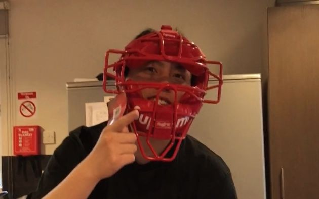 防具 Supreme - supreme  catcher mask Supreme x Rawlings Catchers Mask | Red | FARFETCH