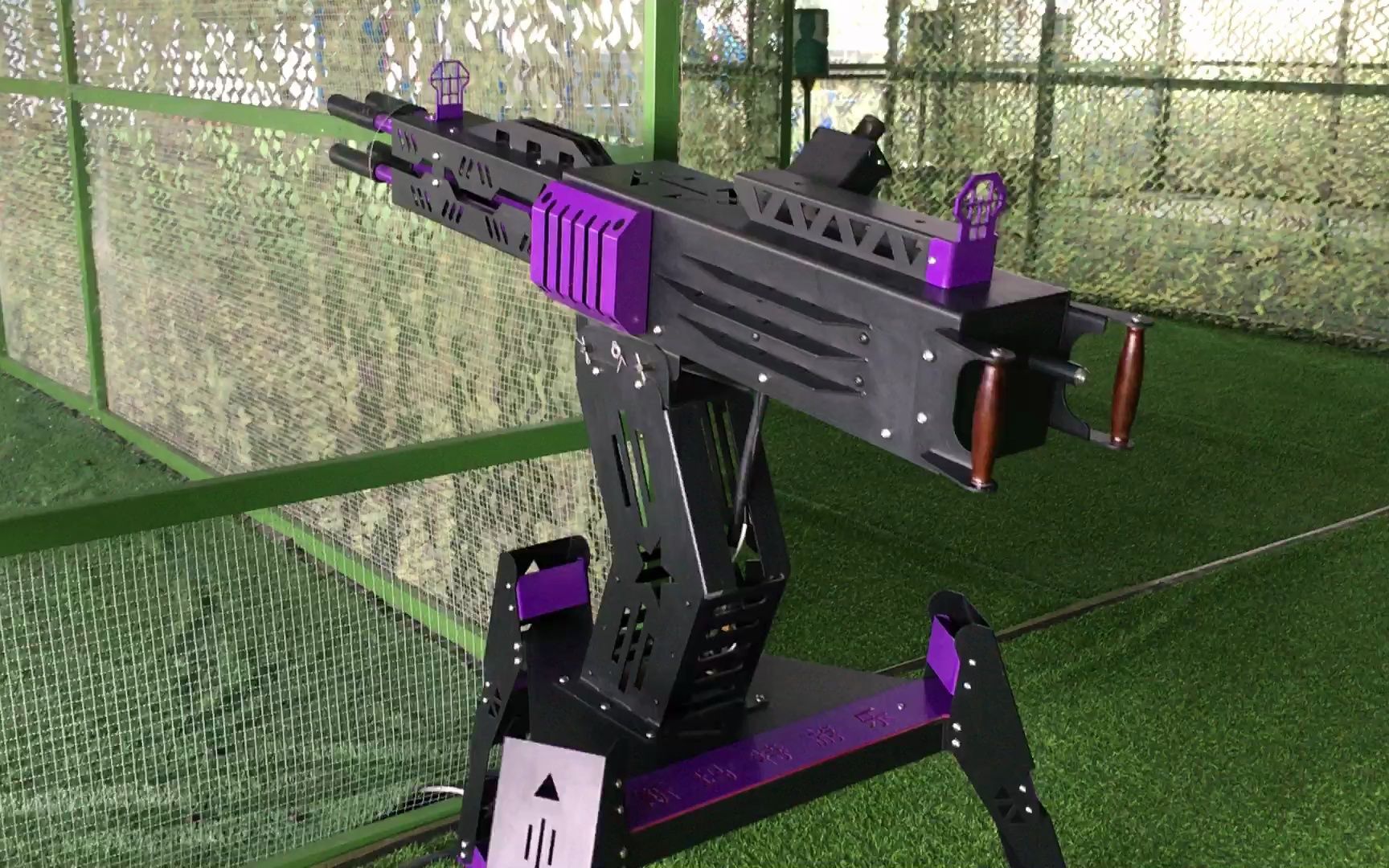 游乐设备气炮枪厂家中具有科幻色彩的气炮枪射击设备