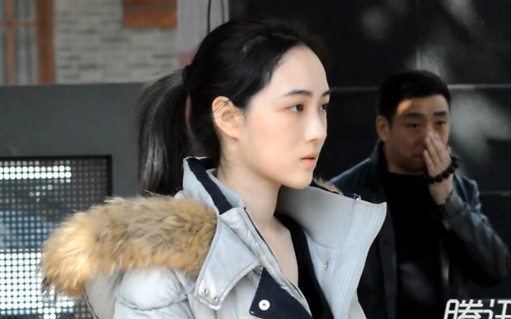 【拍客】上戏艺考首日现国民女神snh48赵嘉敏_哔哩哔哩 (゜-゜)つロ