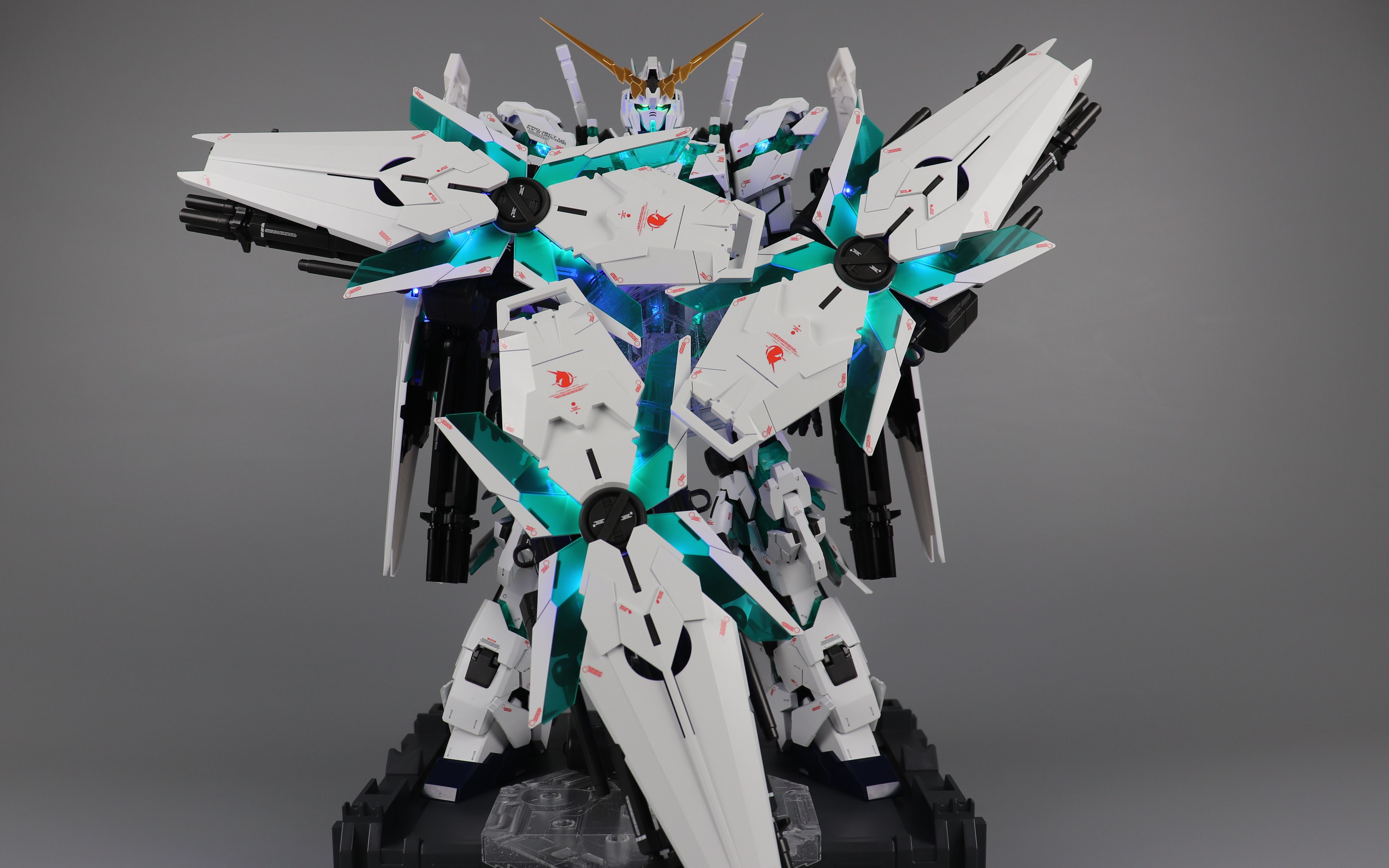 【型模玩赏】万代 pg独角兽高达 最终决战/kosmos led灯组