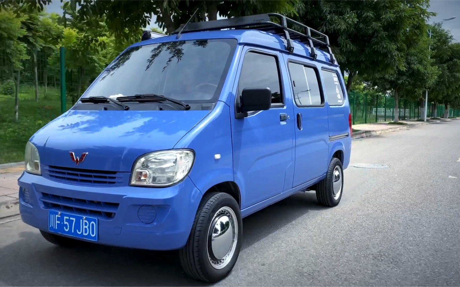 三手五菱之光小改成露营车,经济实惠,用途多多,很满意!