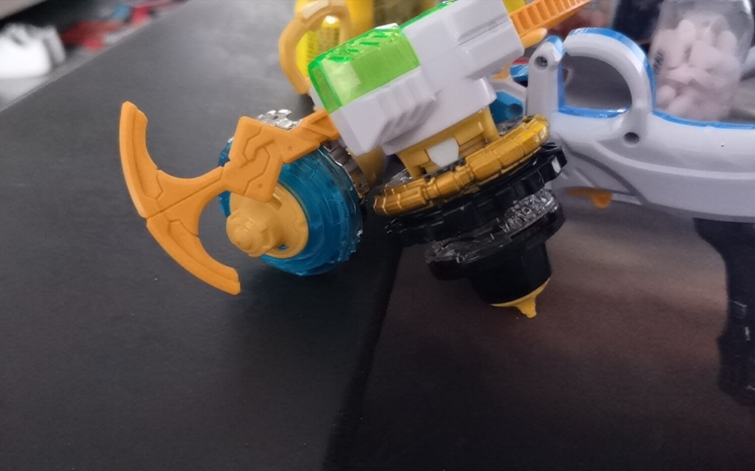 【飓风战魂】小伙找来三代双层极地光盾打算给战神之翼上一课,没想到