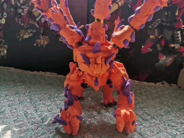 自制的凯撒基多拉《头部做的有点…………》