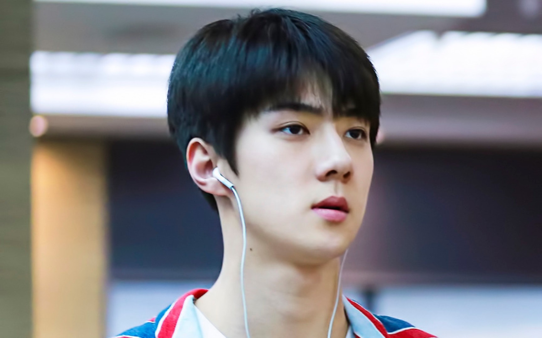 【吴世勋】顺毛,月牙笑眼,小虎牙和爱抿嘴的勋宝|机场图2.