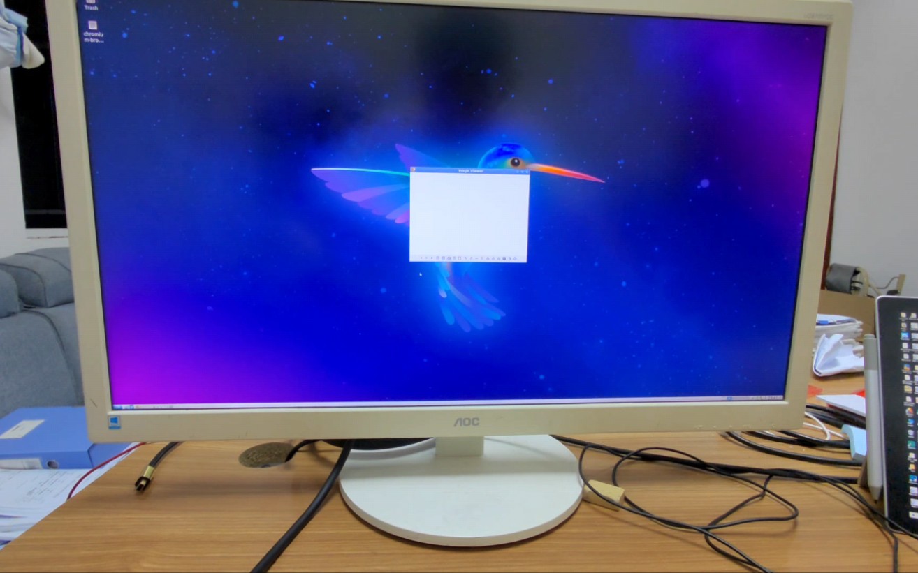 小米铁蛋连接键盘鼠标显示器