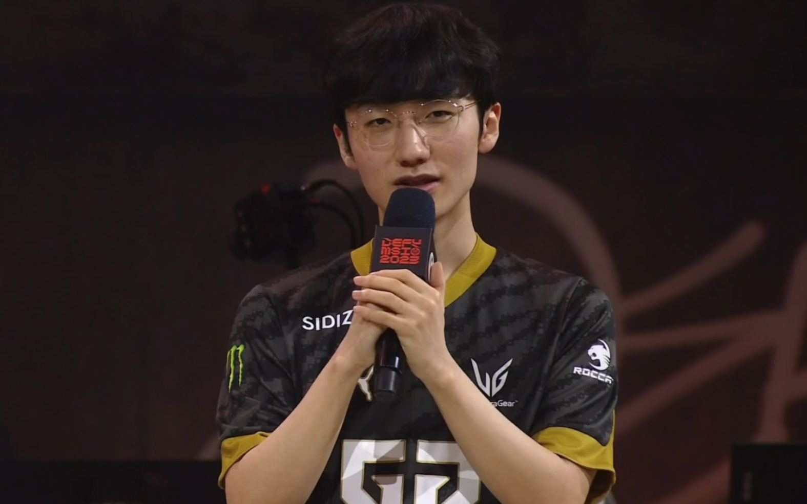 geng.peanut: 非常渴望msi奖杯,会拼尽全力进入决赛并夺冠