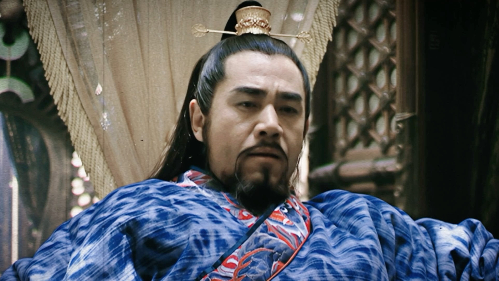 换个背景音乐不就成明君了吗