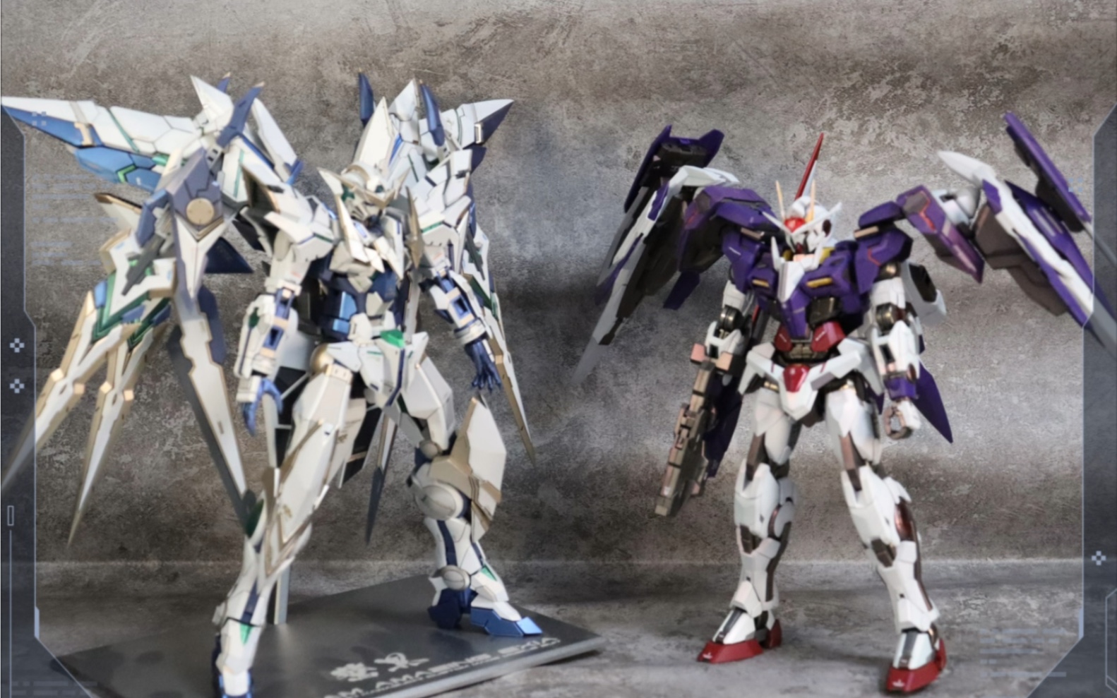 8月底完成的以太精微00r和两年前的育胶惊异能天使合影