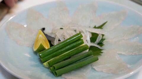 日本美食探索 日本工匠的河豚料理 日本的府谷餐厅 简单的价格 哔哩哔哩