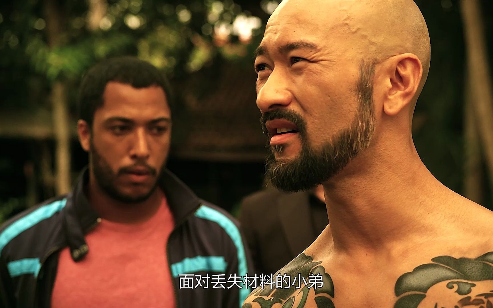 退役兵王为妹妹复仇,一人徒手团灭整个黑帮组织!动作片《猎鹰突起》