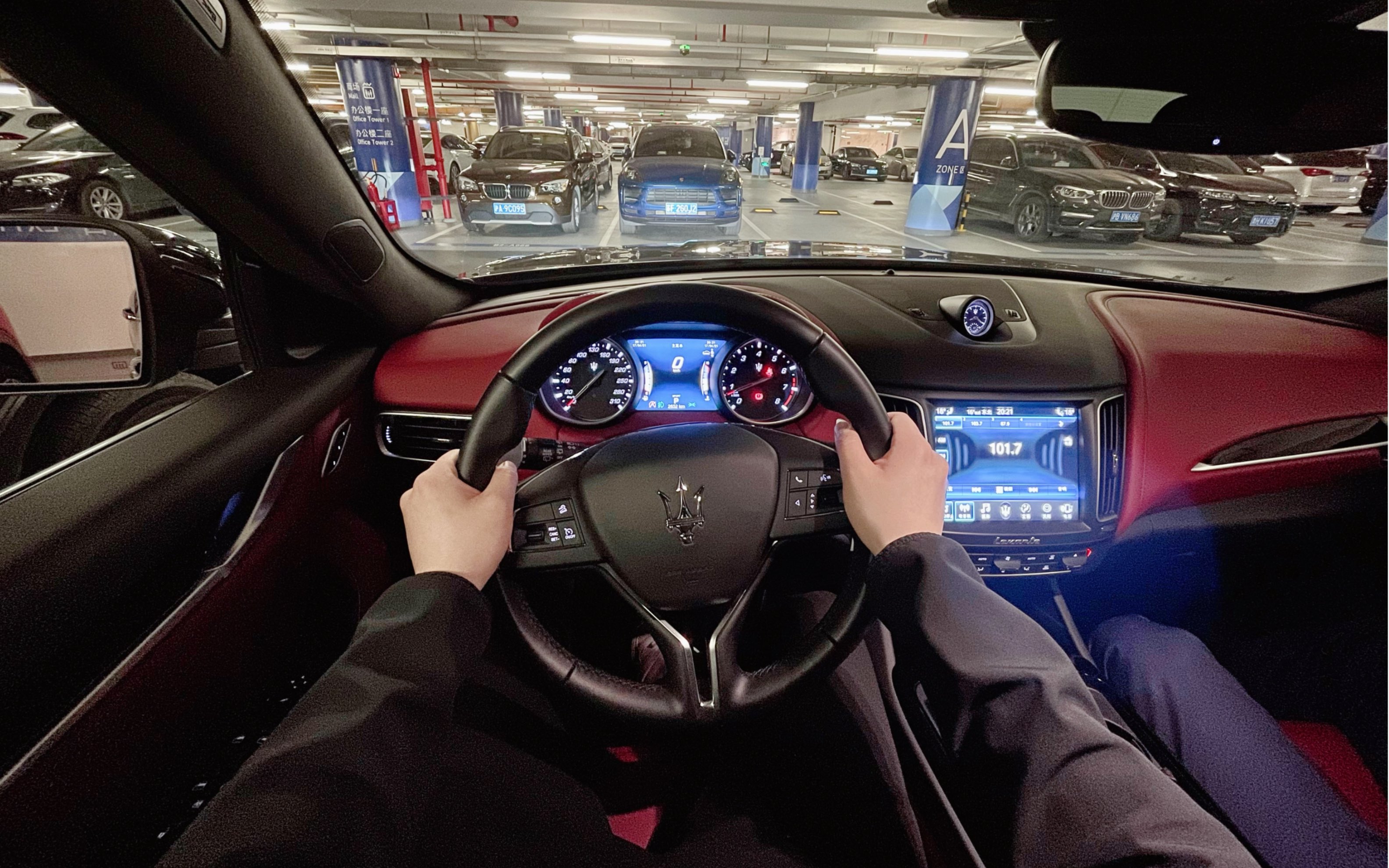 第一视角 玛莎拉蒂levante上海夜晚高架公路驾驶体验&恒隆广场gucci店