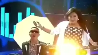 贾玲翻唱凤凰传奇的《最炫民族风》，原唱听了要抓狂！