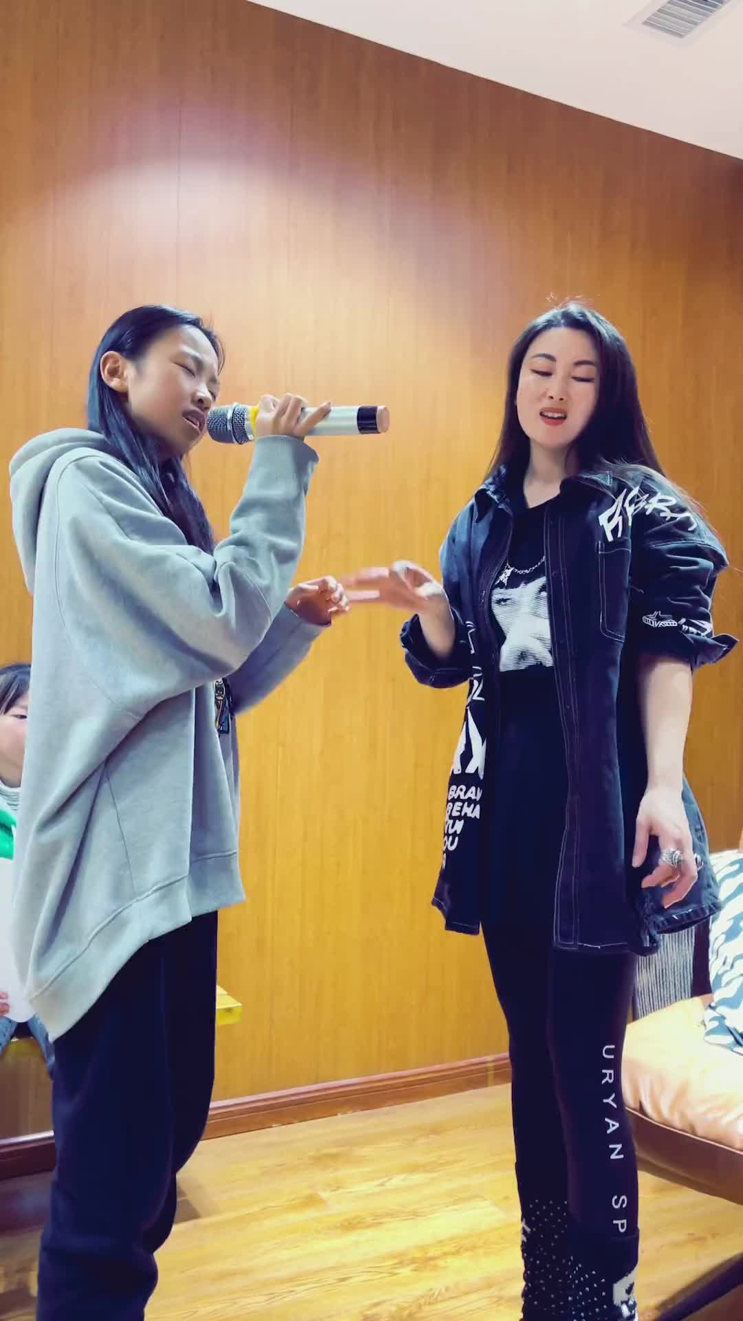 不要怕顺着声音向远方翻唱零基础学唱歌不要怕吉克隽逸我要上热门