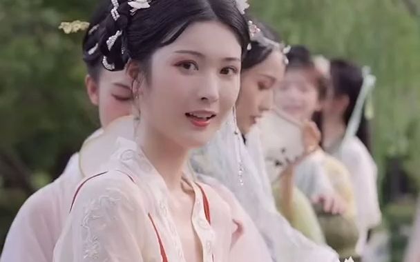 [图]汉服美女 | 皇帝爱下江南的原因好