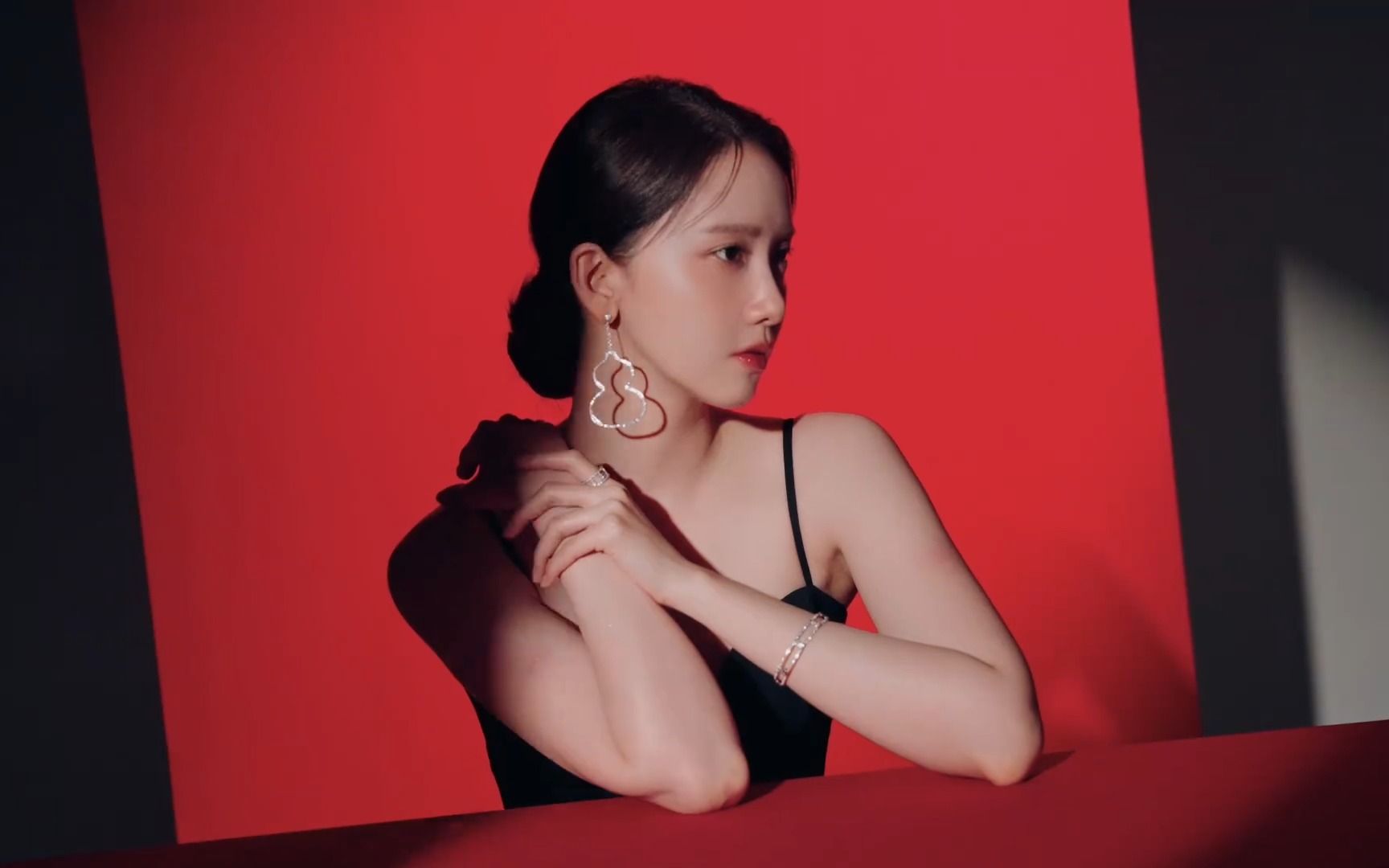 【林允儿】230705 与我们一起解锁qeelin品牌代言人林允儿的风格律动