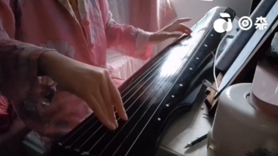 活动作品古琴彩云追月