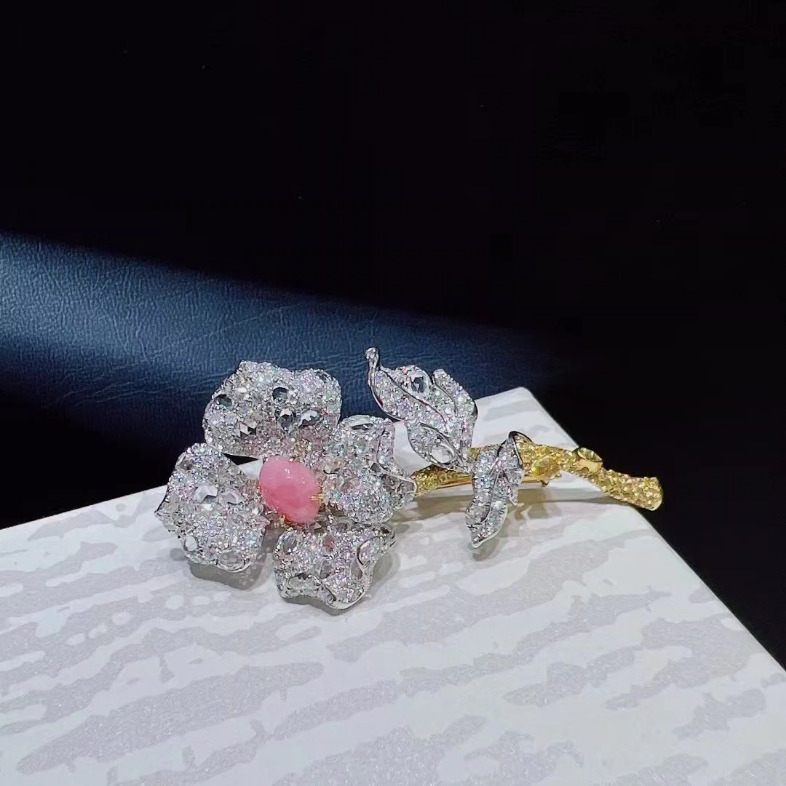 海螺珠钻石胸针l浪漫与美好的相遇18k金镶嵌钻石2.21ct 白宝石1.