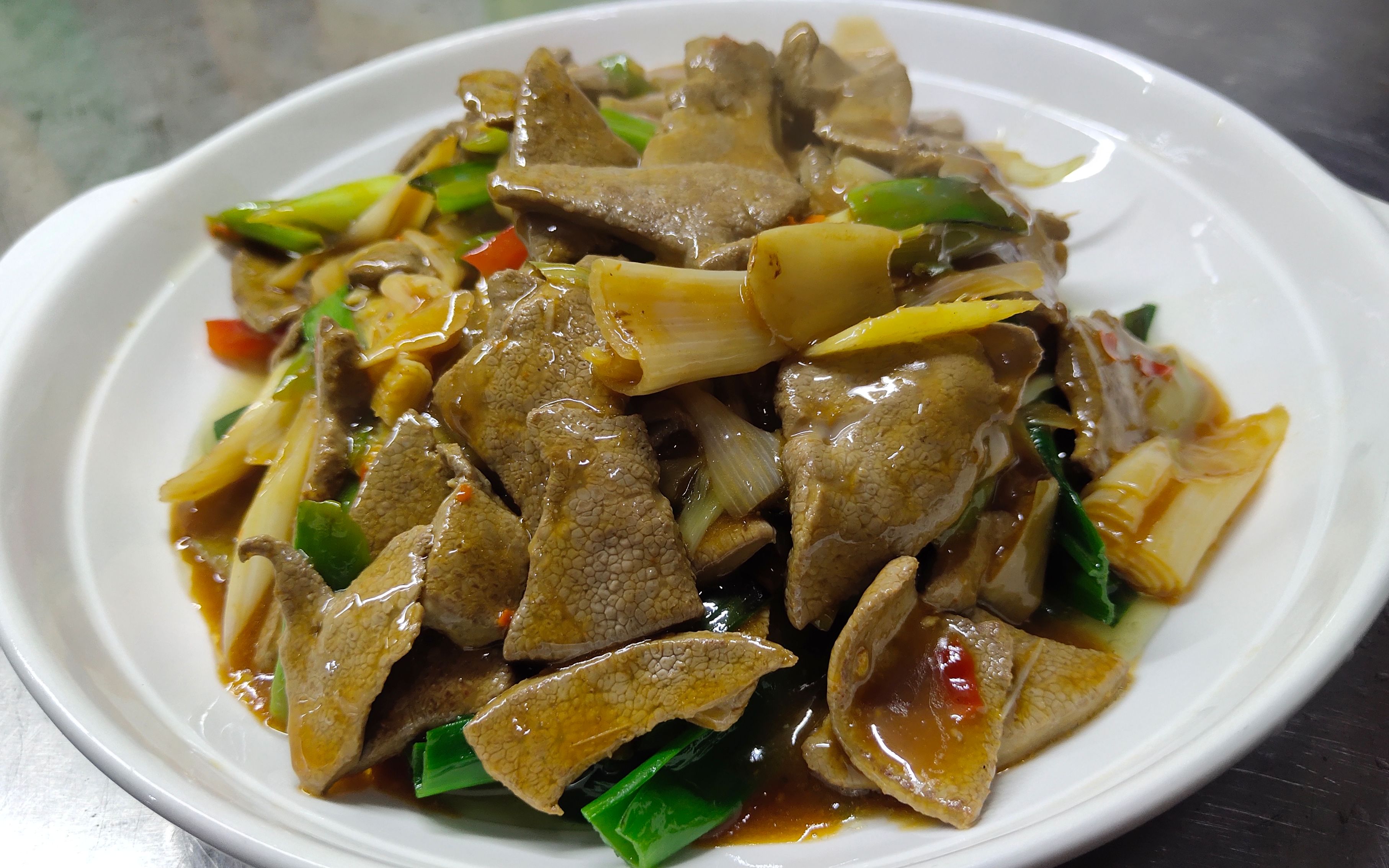 酸辣溜猪肝的做法,滑嫩爽口,无腥味,酸辣过瘾,下酒又下饭