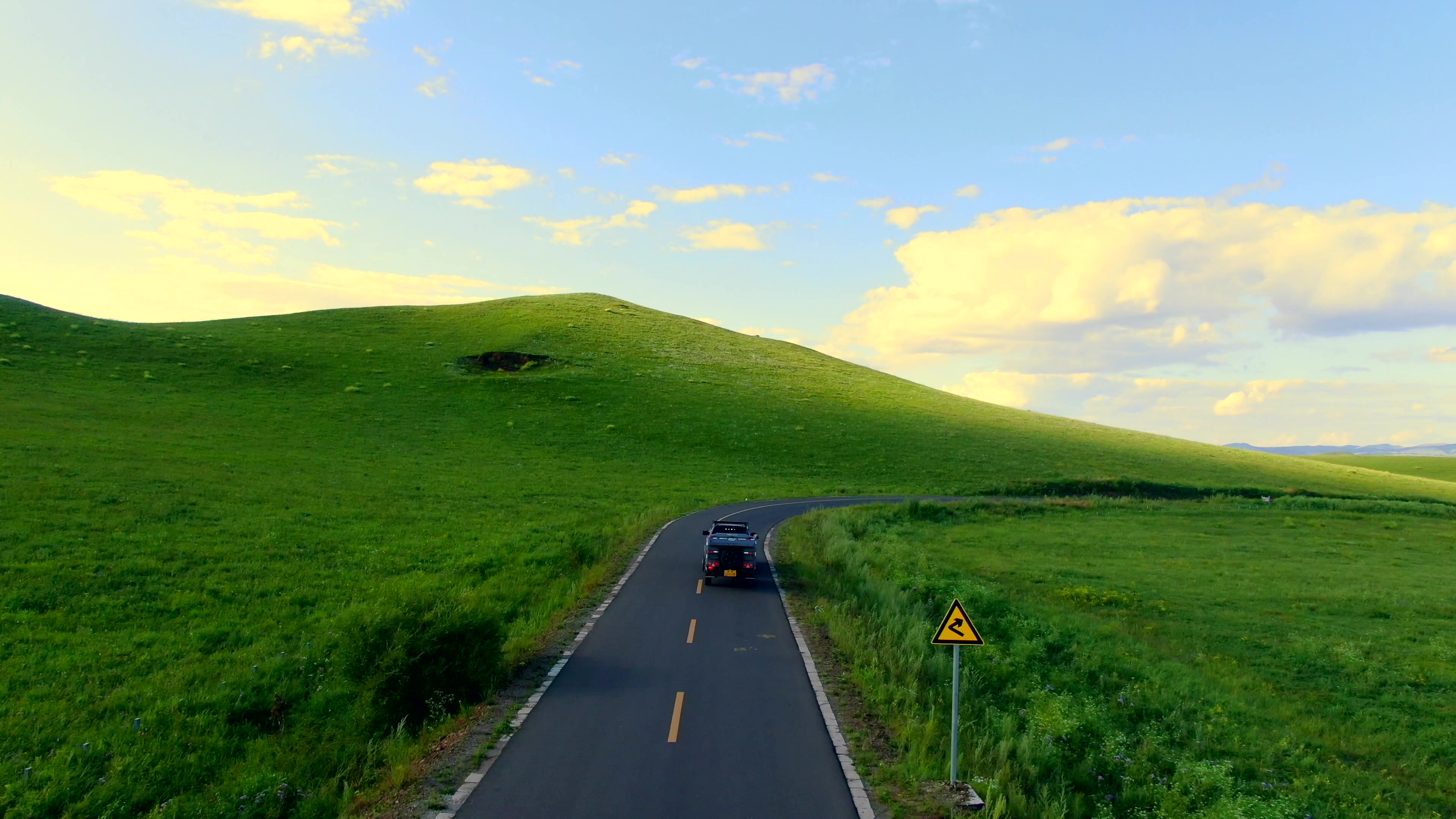 内蒙的一条野线,房车旅行走马观花,貌似看到了winxp的桌面……(请忽略