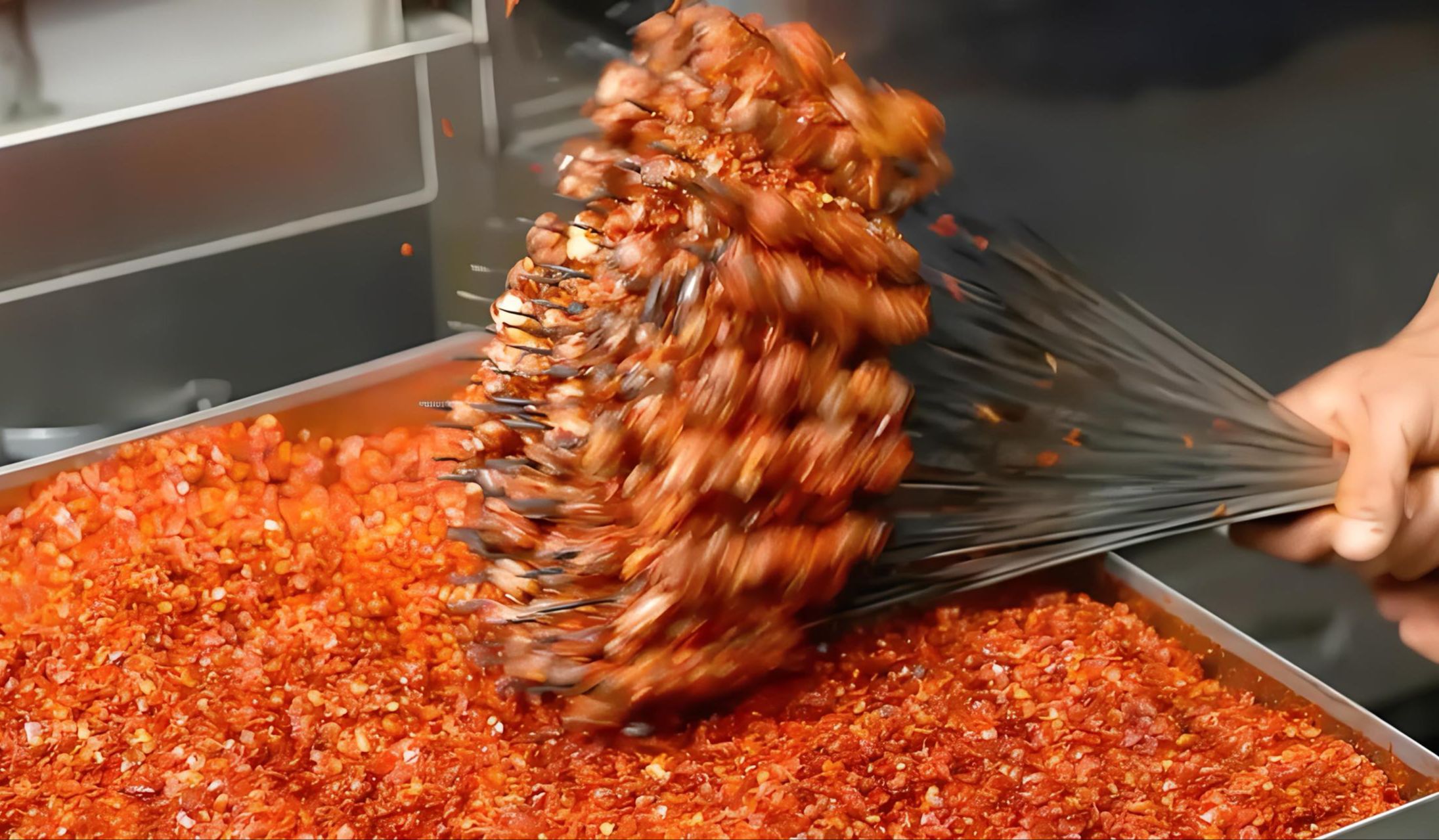 淡嘴哥兰州辣子烤肉一次点60串,辣子裹满肉,大口撸串感觉太爽