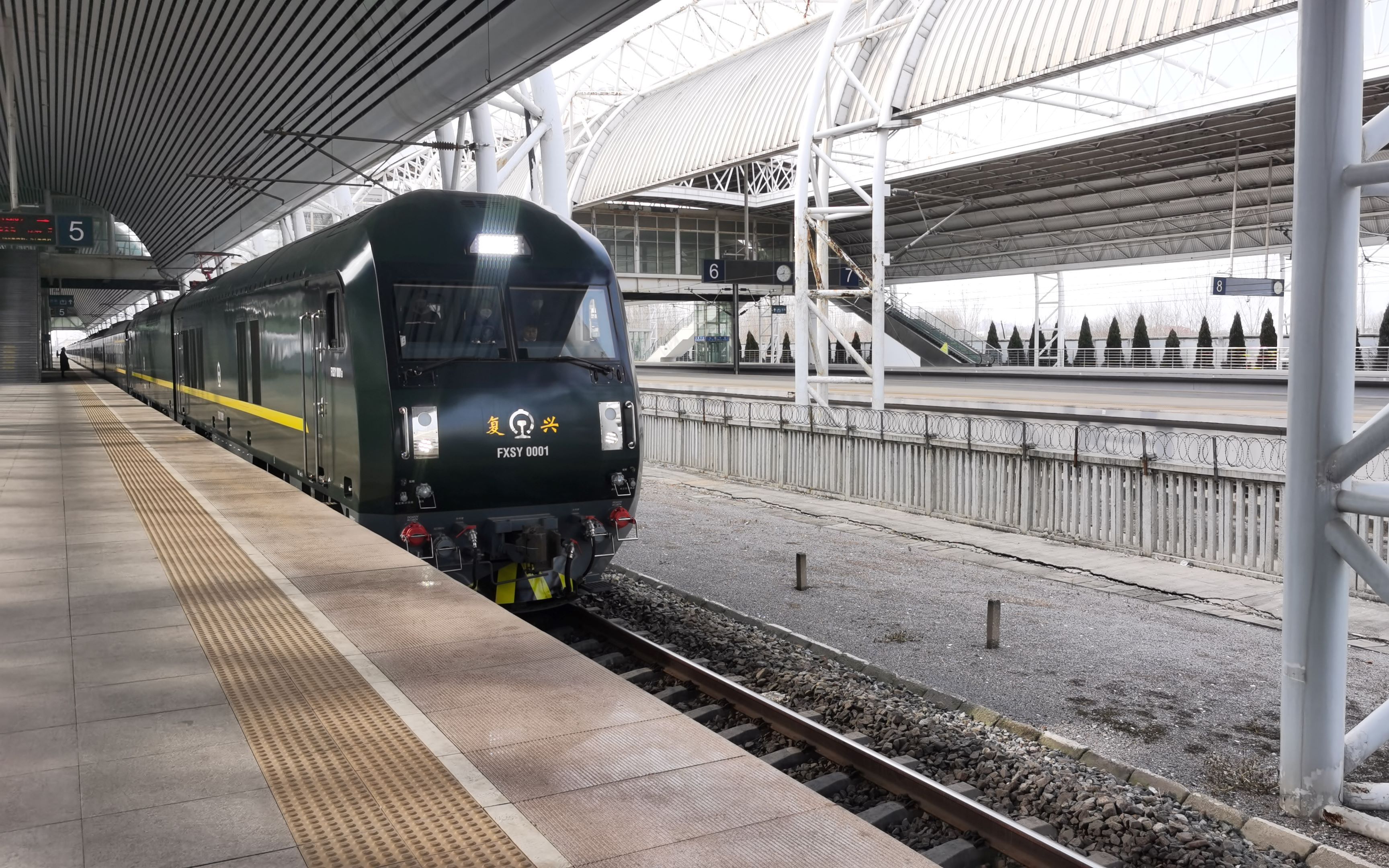 t5687次进北戴河站 fxsy-0001 25t