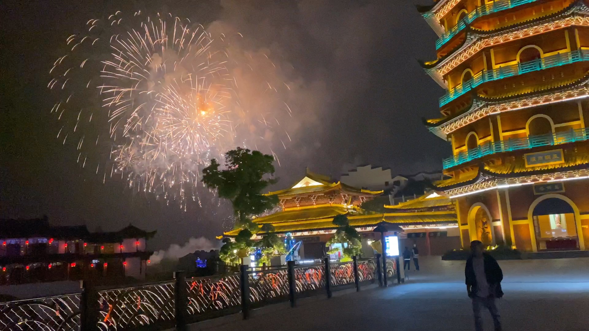 湖州龙之梦烟花秀