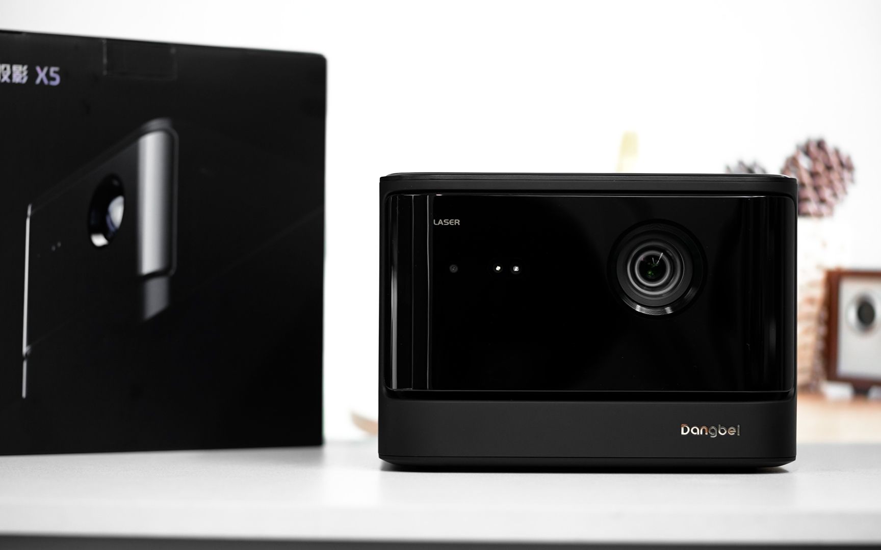 当贝x5激光投影仪评测:2450cvia高亮度够震撼 可媲美oled电视