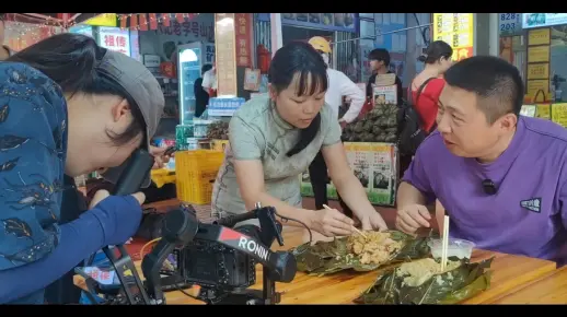饼叔真帅!就是隔壁小花一直在笑,太可爱!!_哔哩哔哩_bilibili