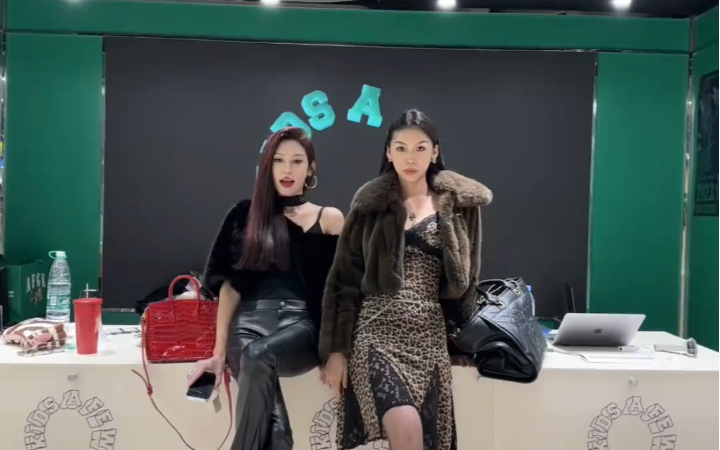 马思唯的新女朋友 这不比易梦玲香吗