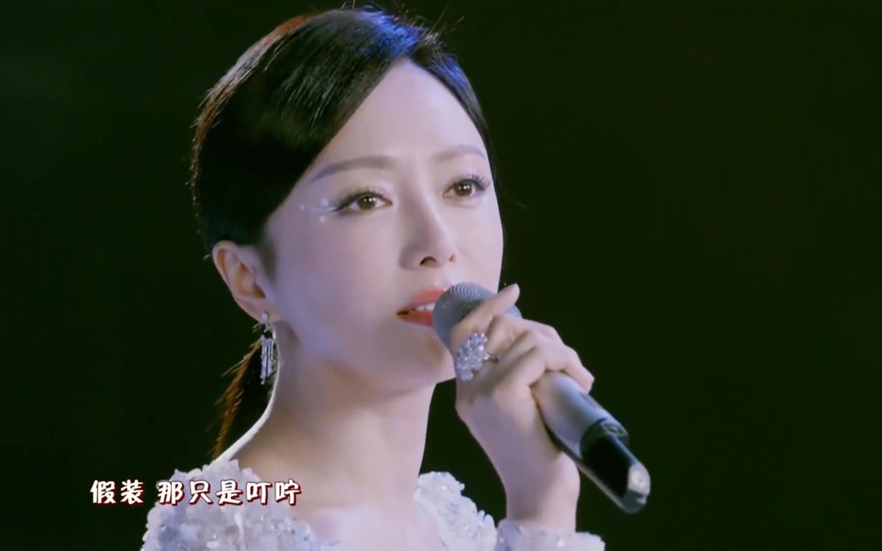 立冬,听"富察皇后"秦岚演唱《雪落下的声音》温柔到骨子里了!