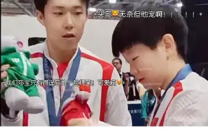 Tải video: 【莎头】“她喜欢就直接上手抢 我哪抢得过她呀～”“头哥你就继续宠吧～”