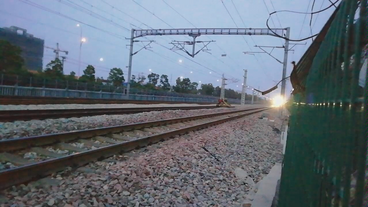 零距离拍摄k1537次列车南京~乌鲁木齐.