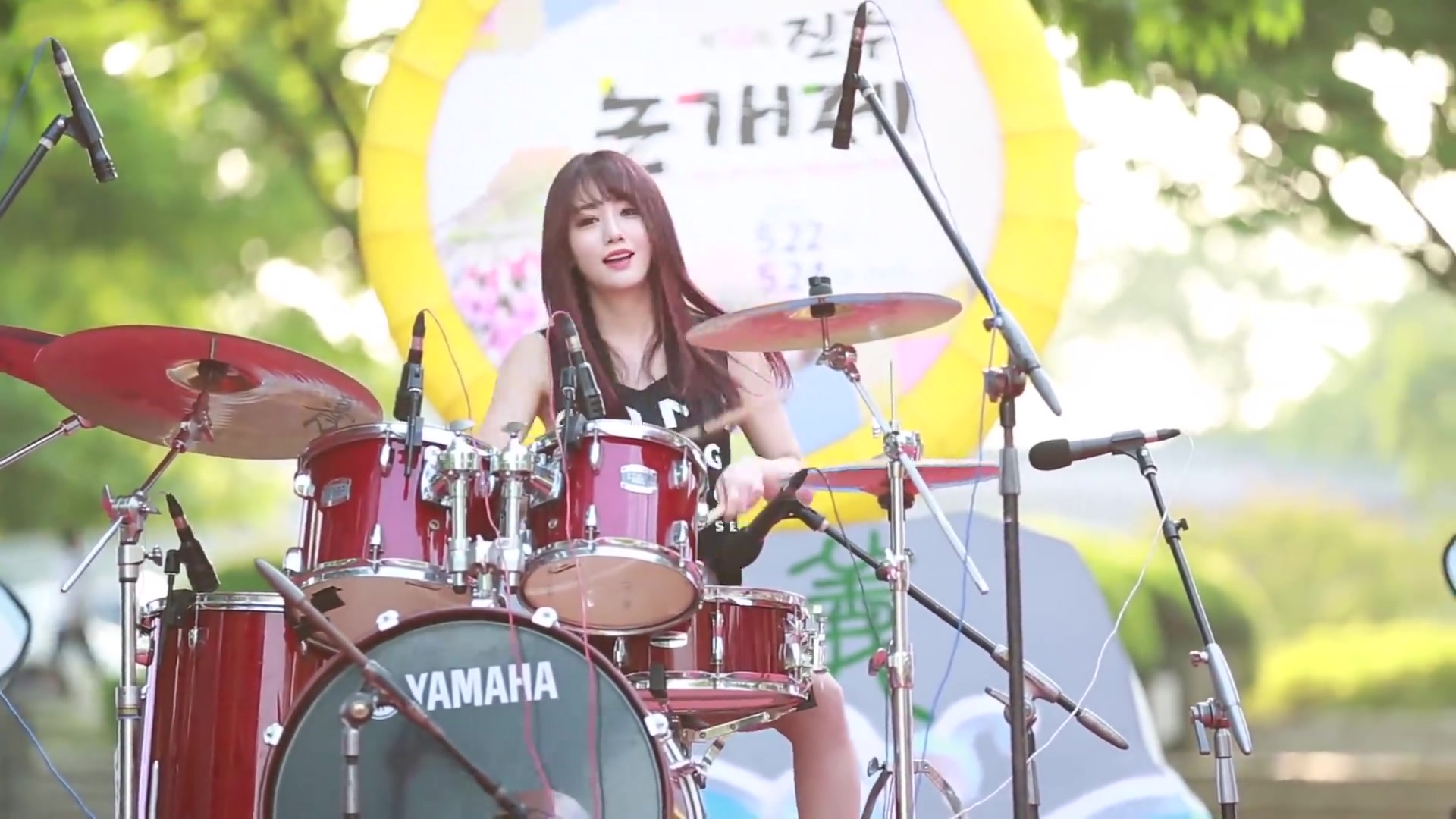 雅妍——韩国最高人气美女鼓手,打击乐作品4p