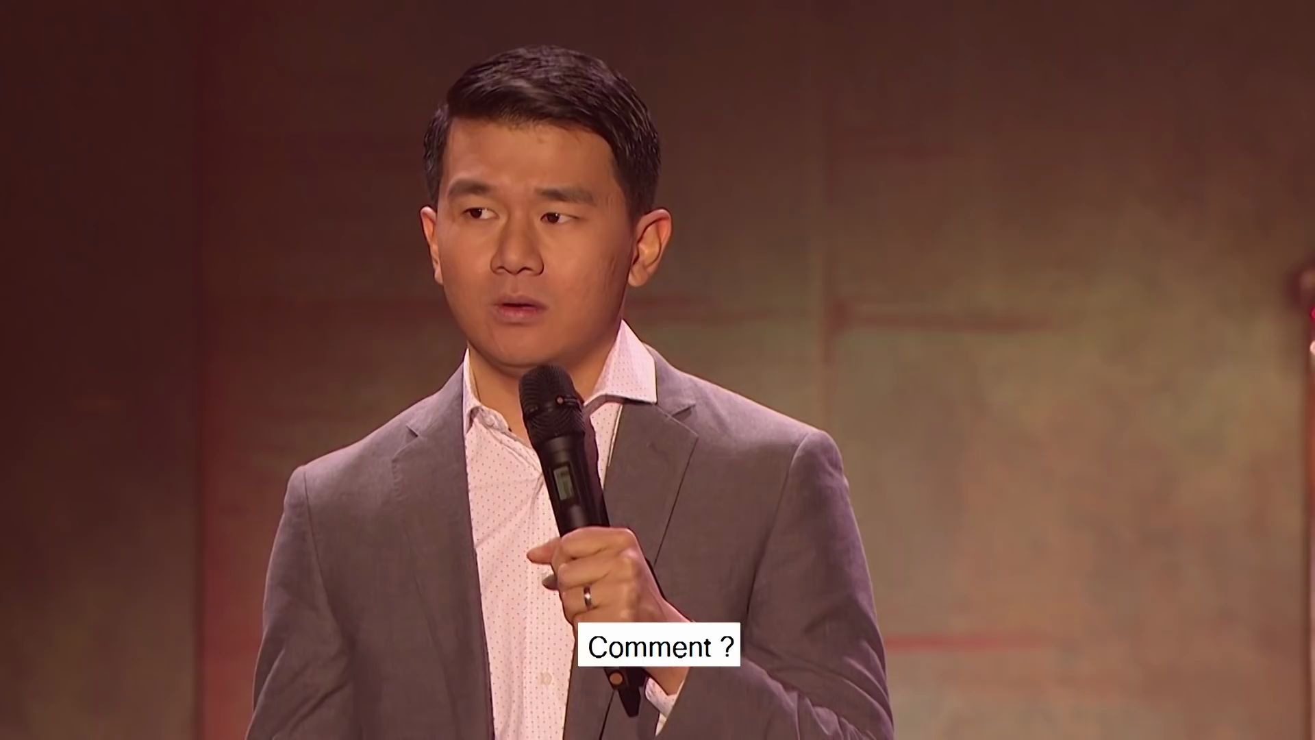 ronny chieng调侃美国总统川普